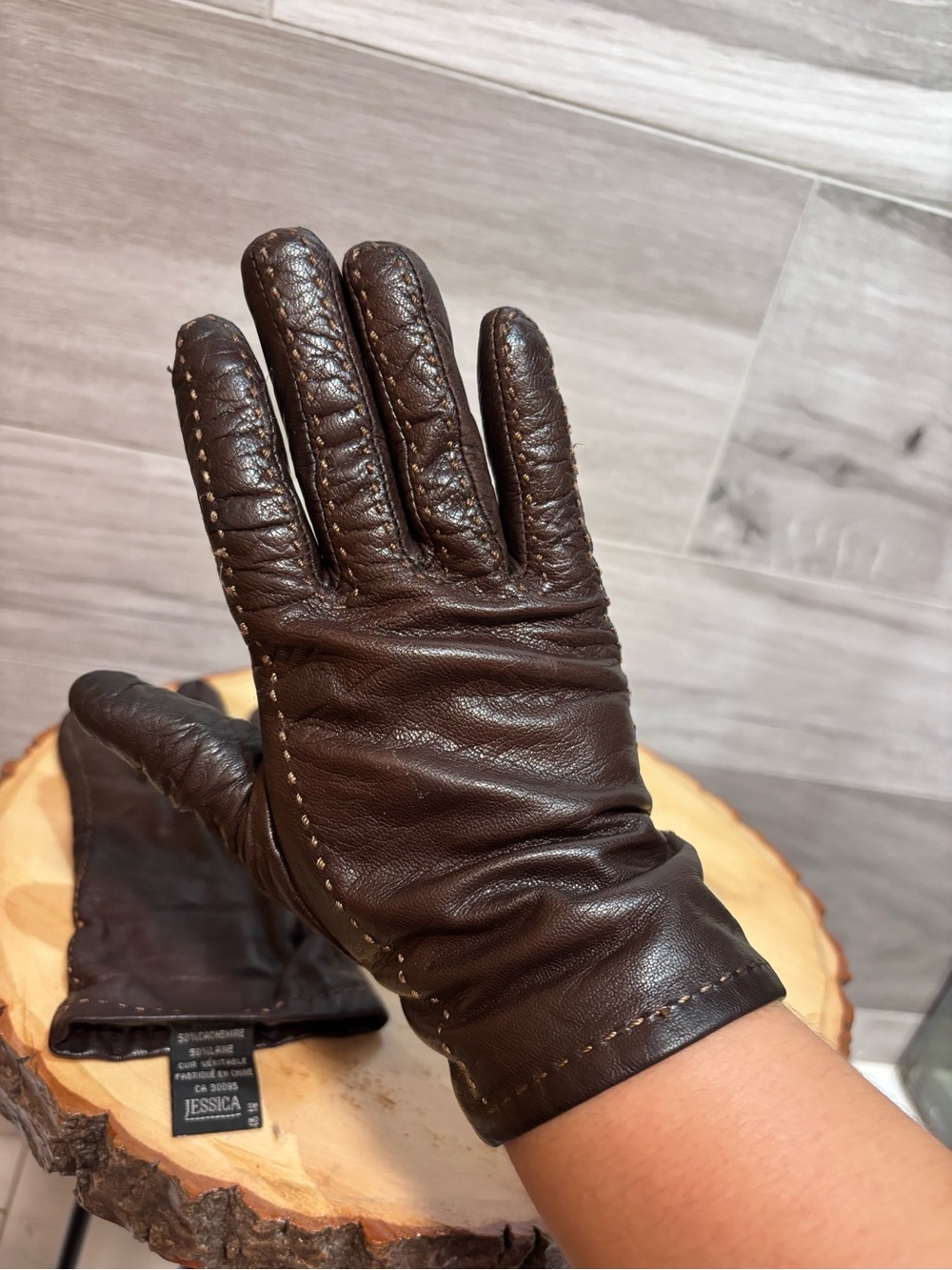 3/$30 Lovely Vintage Brown leather cashmere lined gloves - size 7.5